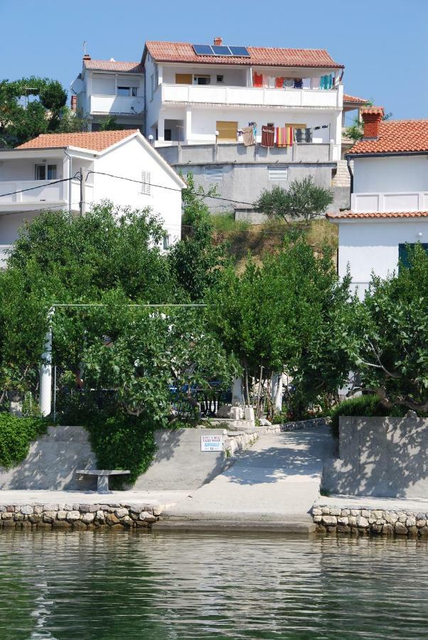 Kampor Apartments Exterior photo