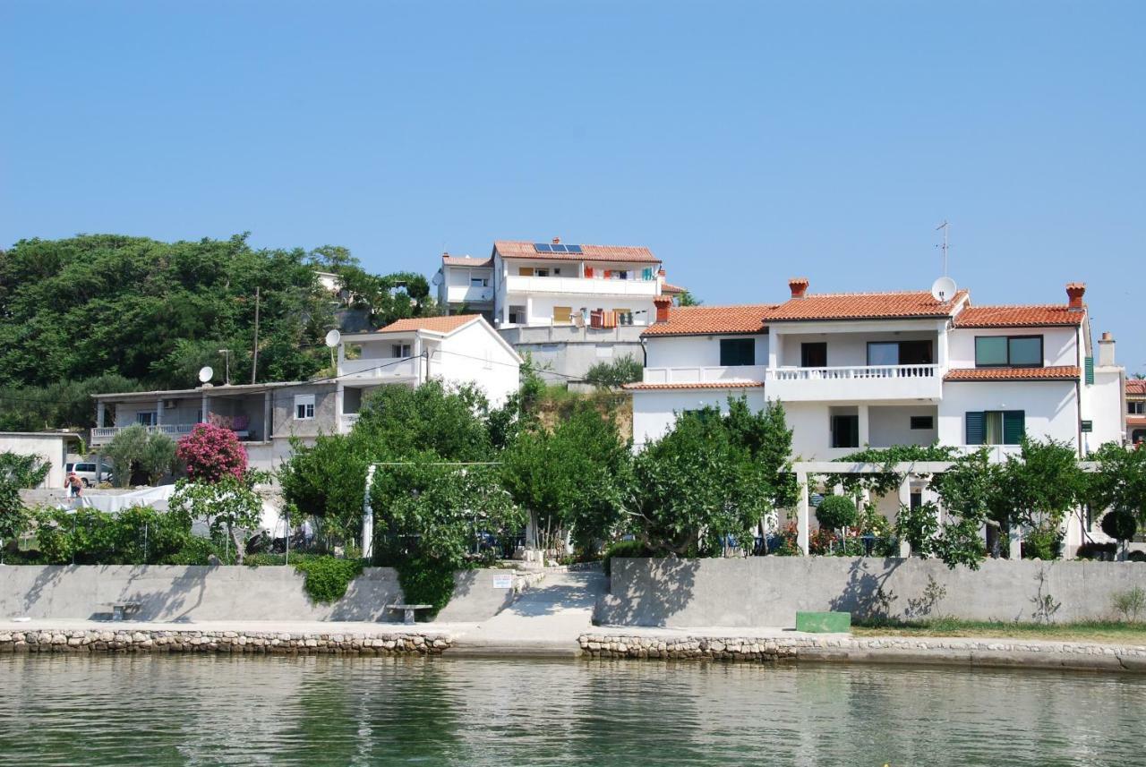 Kampor Apartments Exterior photo